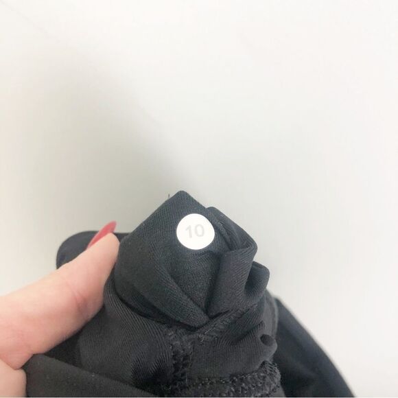 LULULEMON | Solid Black Mesh Detail Crop Leggings Back Zipper Women’s Size 10 - Picture 9 of 11